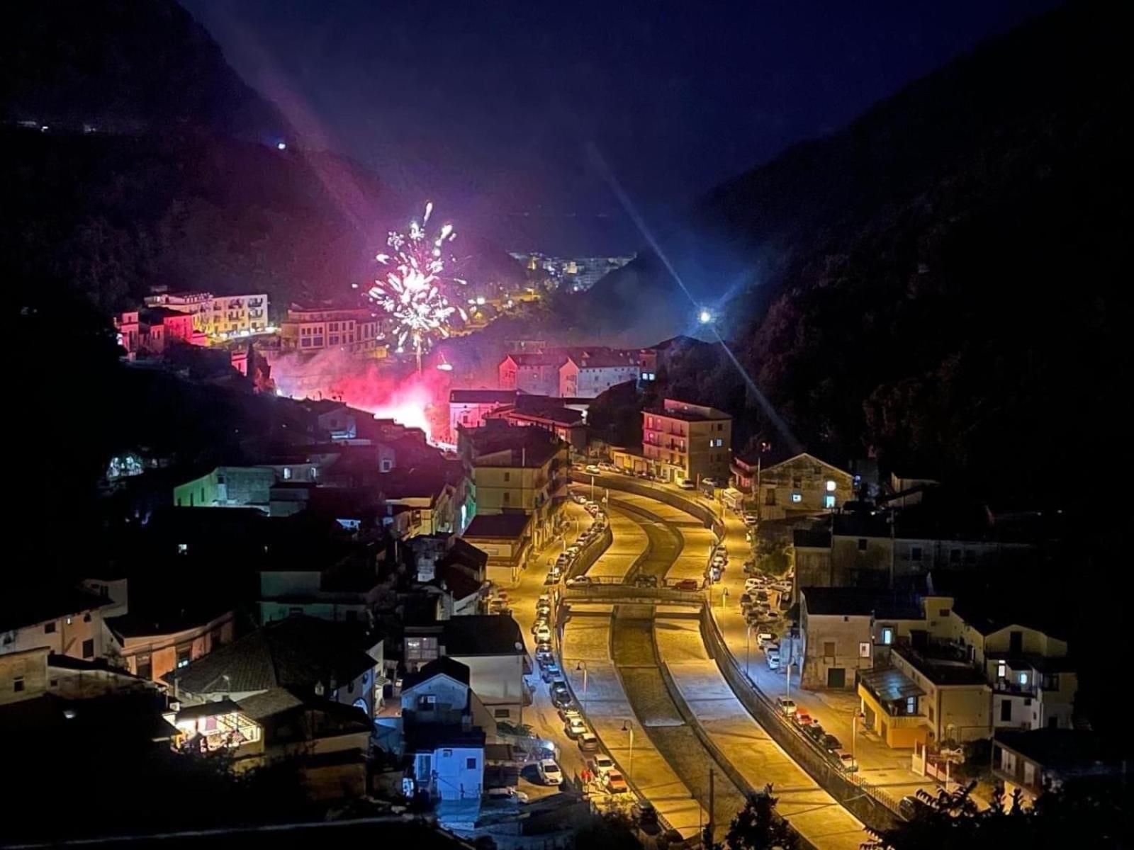 B&B Due Su Due Holiday Vietri المظهر الخارجي الصورة